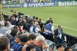 爱游戏大厅-观众热情呼声响彻整个体育场总有意外