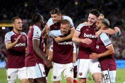 爱游戏tv-包含利兹联主场大败，保级形势日益严峻的词条