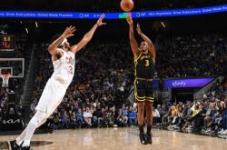 爱游戏入口-立陶宛男篮轻取阿根廷男篮，萨姆·米切尔送出助攻的简单介绍