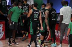 爱游戏网页版-热火翻盘浙江队，福克斯统治全场