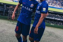 爱游戏体育-上海申花球员默契互动备战，力争赢球的简单介绍