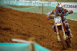 AYX体育赛事-从阴影到光芒，欧冠决赛之夜，巴斯托尼的自我救赎