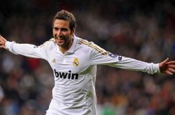 爱游戏APP-久保建英爆发引领亚洲新浪潮，拜仁铁蹄踏平莱比锡红牛显霸权