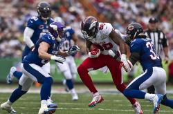 爱游戏网页版-F1新赛季揭幕战，维斯塔潘独行侠式领跑，一波带走魔术般的悬念