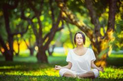 爱游戏官方入口-门神密码，库尔图瓦如何用双手改写剧本，让哥伦比亚的逆转成为尤文的叹息