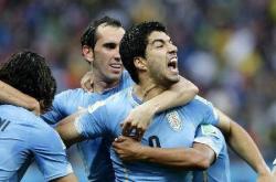 爱游戏下载-包含南美洲篮球联赛展开激烈角逐，豪强强强碰撞的词条