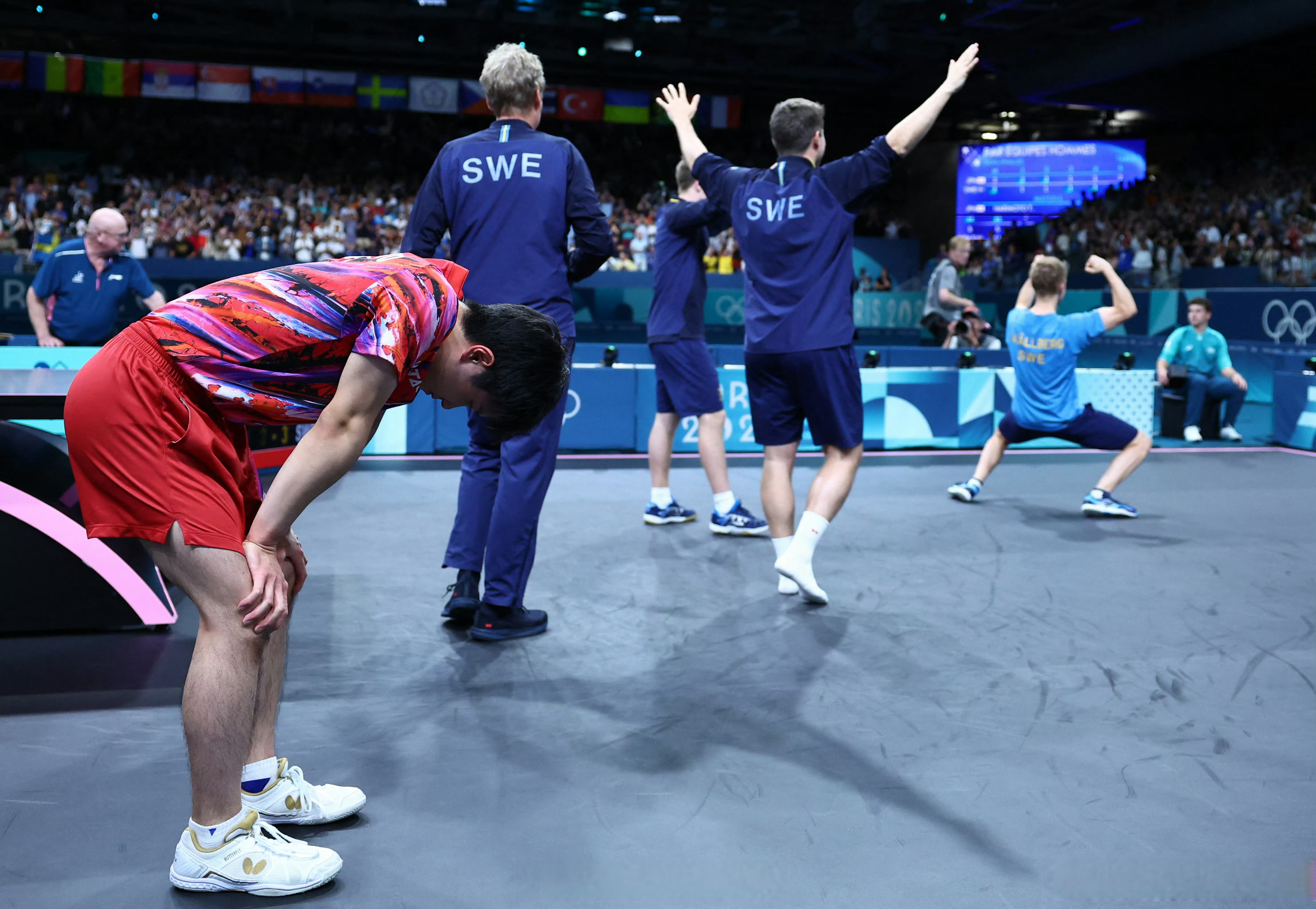 比赛中的惊险一幕，胜负将至