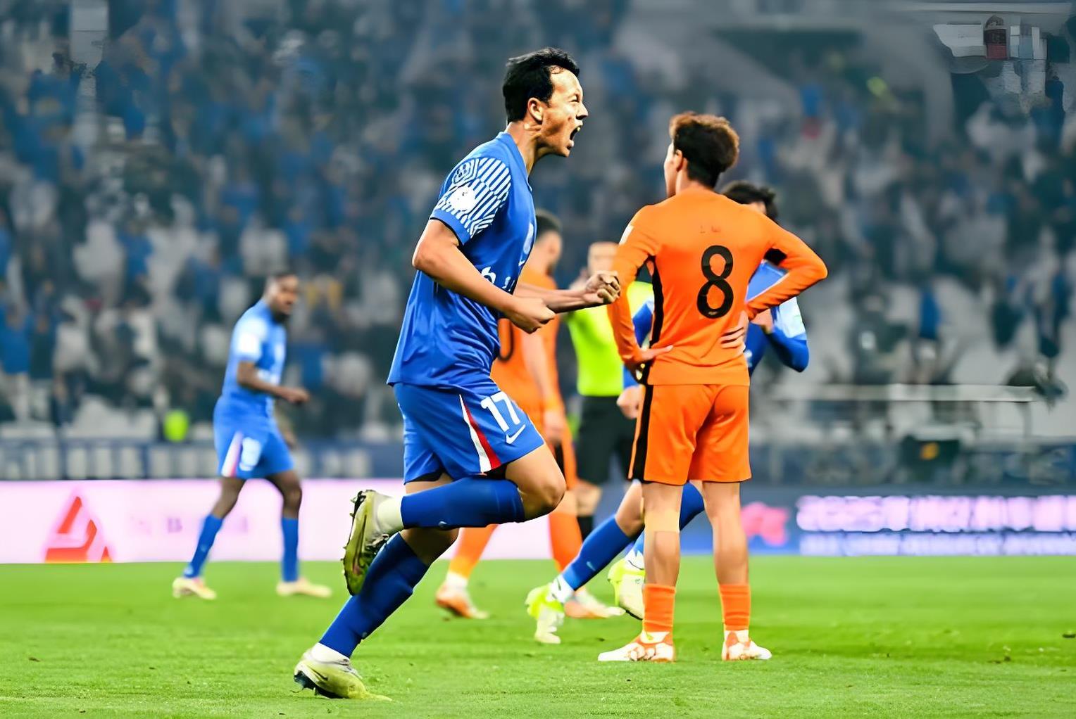 上海申花球员默契互动备战，力争赢球的简单介绍