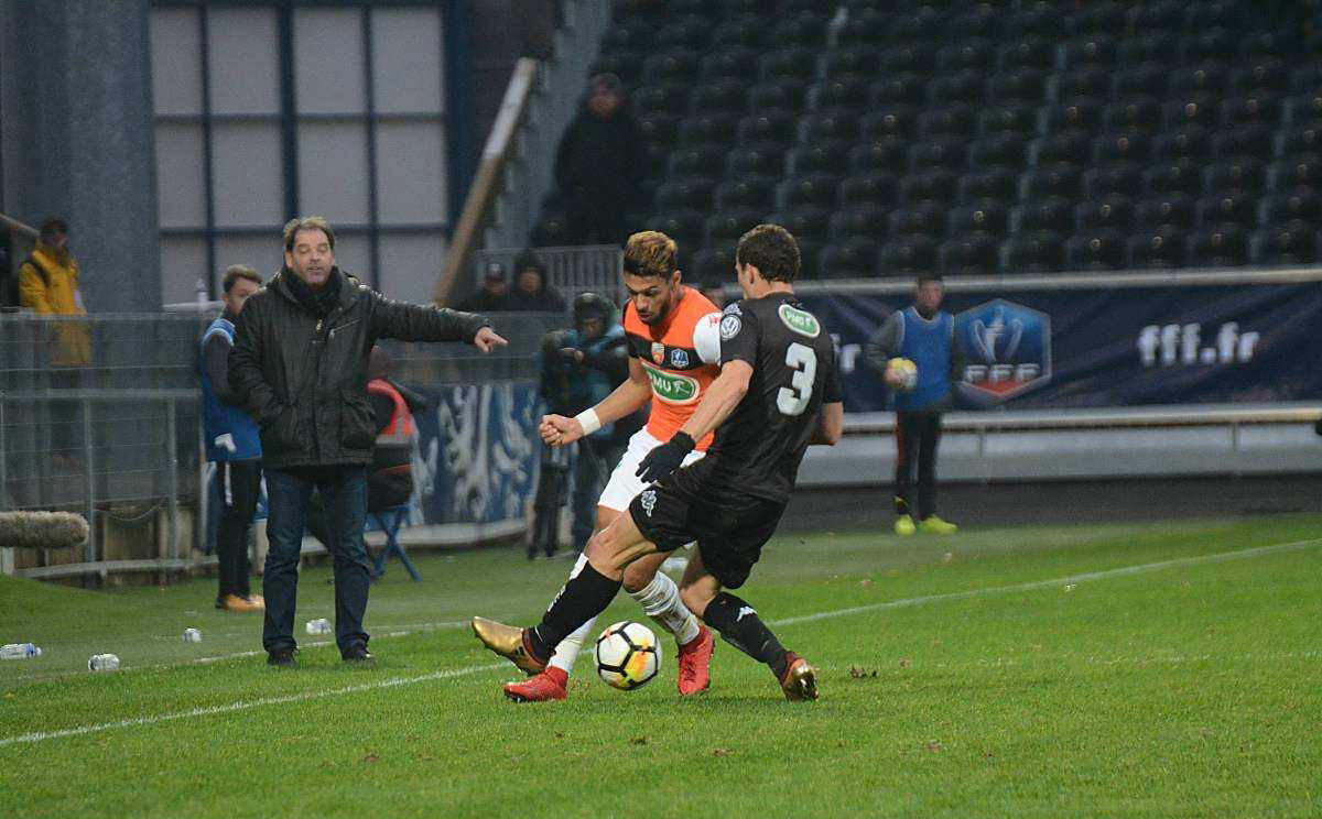 里尔在对阵里昂的比赛中表现出色，取得胜利的简单介绍