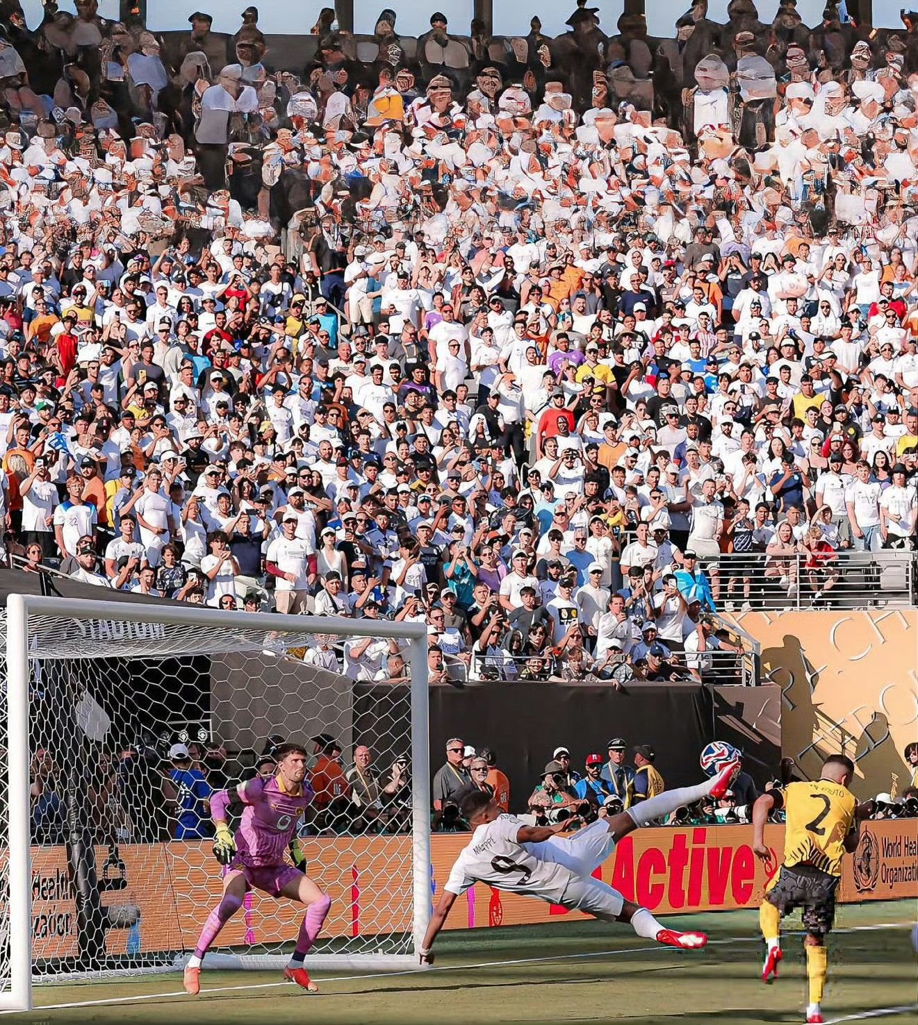 皇马以三比一击败脊背昨晚比赛灿烂的简单介绍