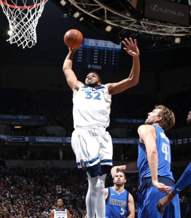 小牛客场反败为胜,唐斯带队实现神奇逆袭 小牛客场反败为胜,唐斯带队实现神奇逆袭