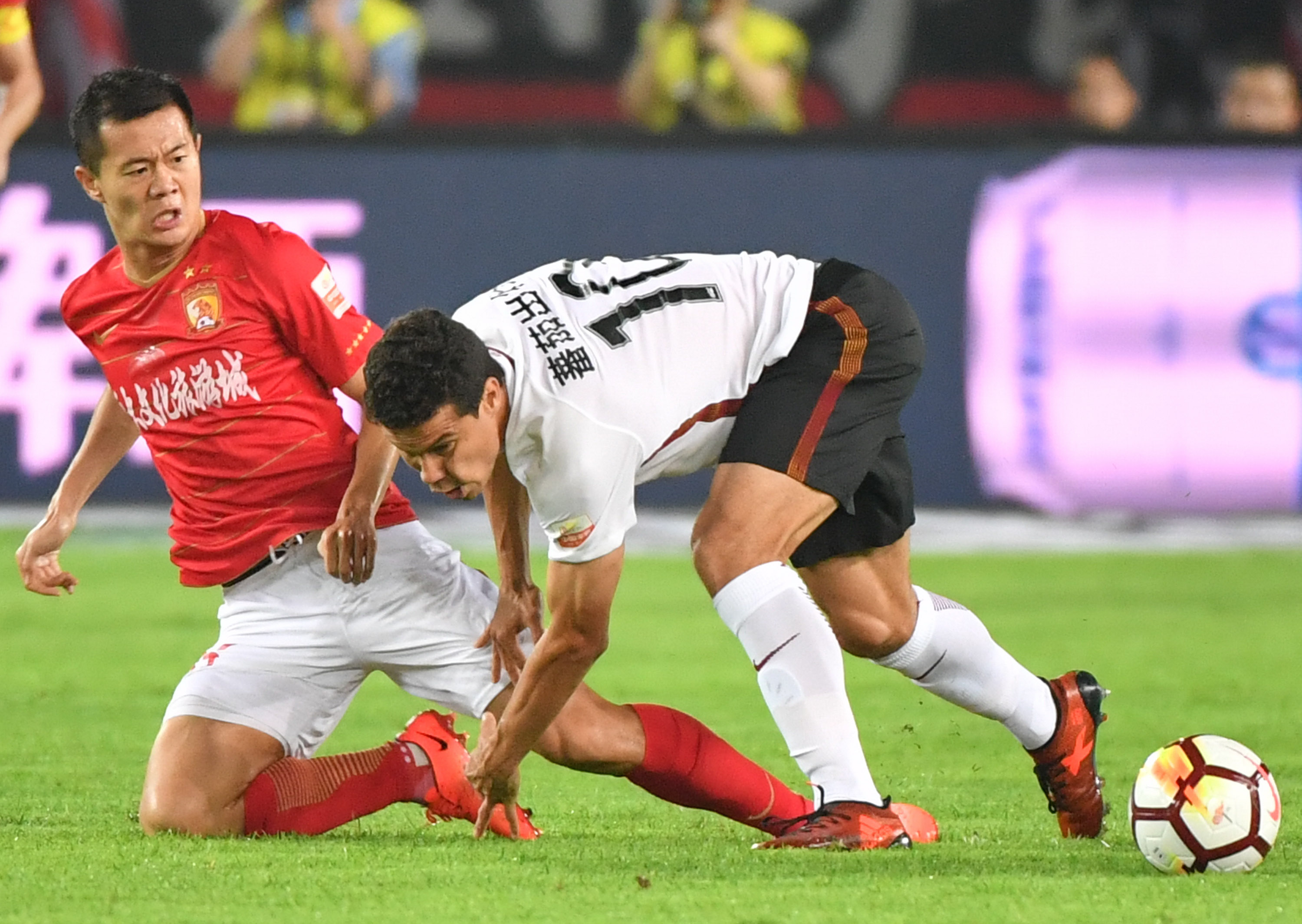 包含广州富力力克河北华夏幸福，继续上升的词条