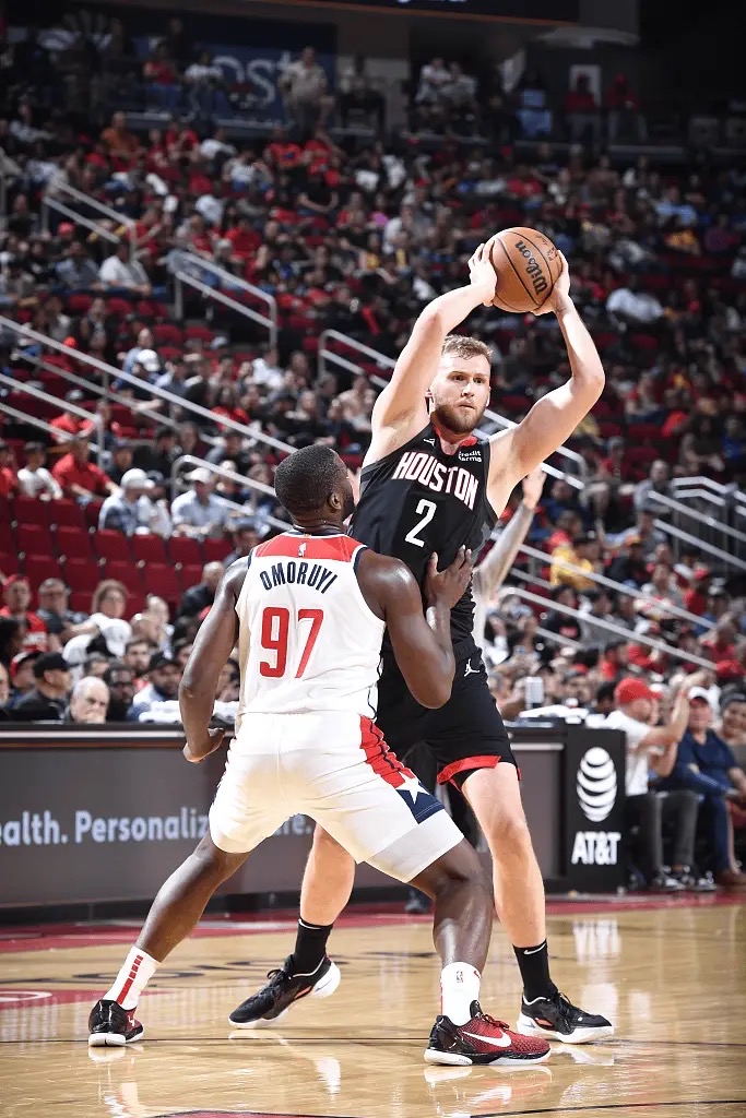 包含火箭队面临壮丽转折，助力主帅带领球队冲刺的词条