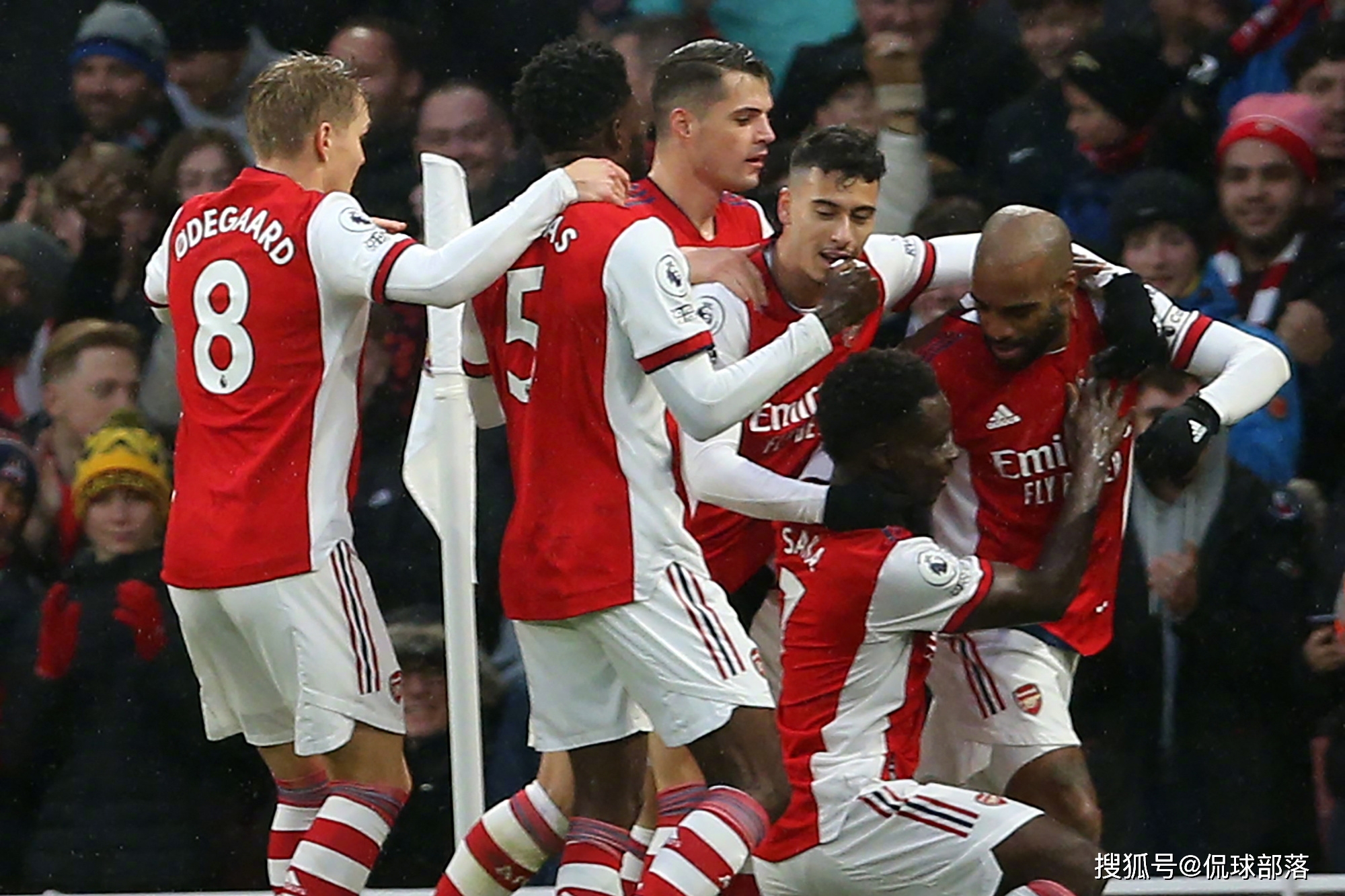 中国羽毛球队逆转英格兰羽毛球队,谌龙三分雨点燃全场的简单介绍 中国羽毛球队逆转英格兰羽毛球队,谌龙三分雨点燃全场的简单介绍