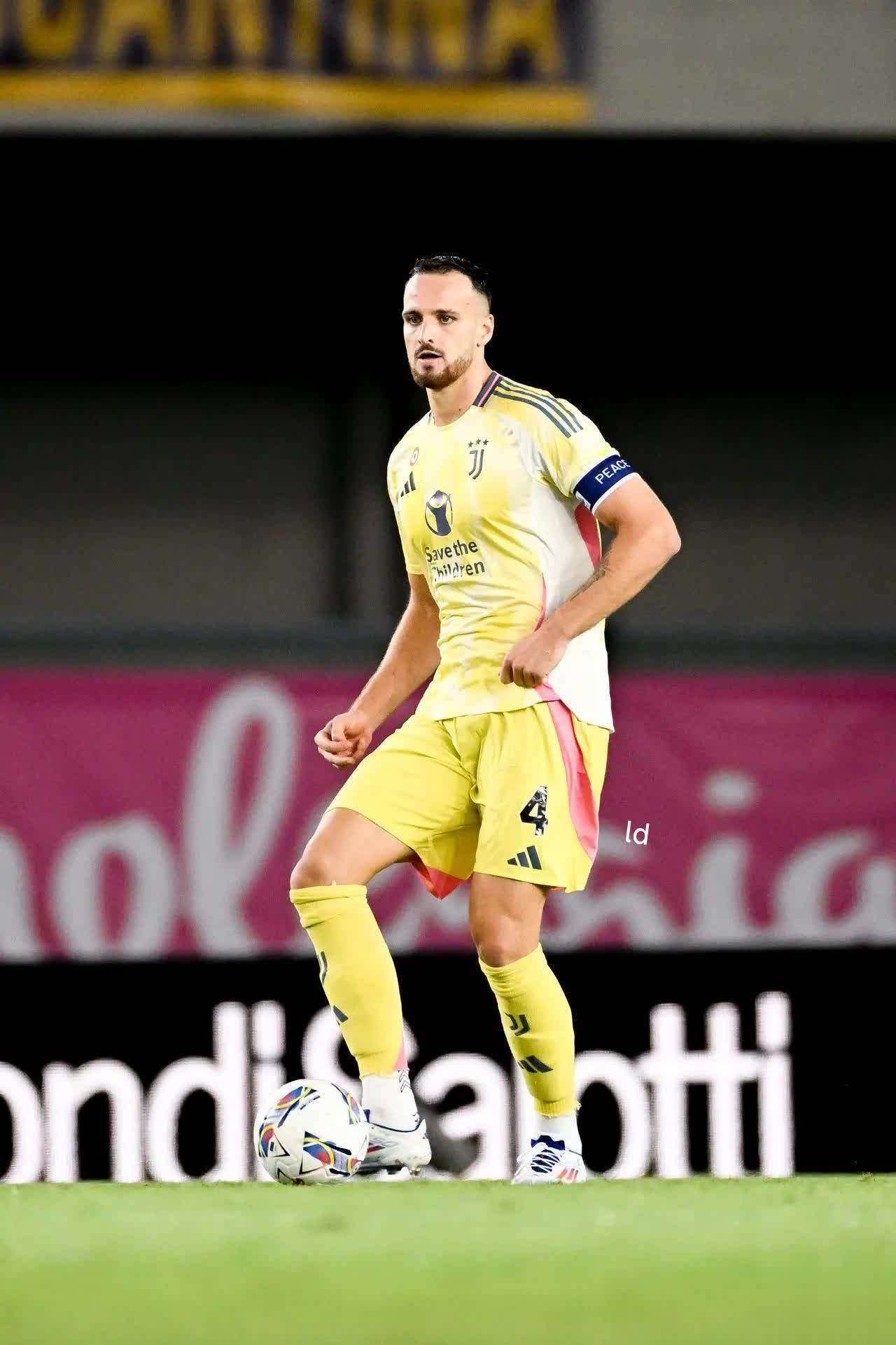 尤文图斯击败波尔图，锁定下一轮晋级