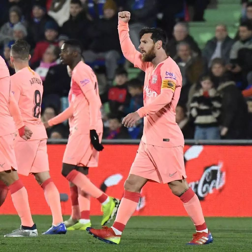 包含国际米兰碾压皇马，奥亚尔萨瓦尔惊艳四座的词条