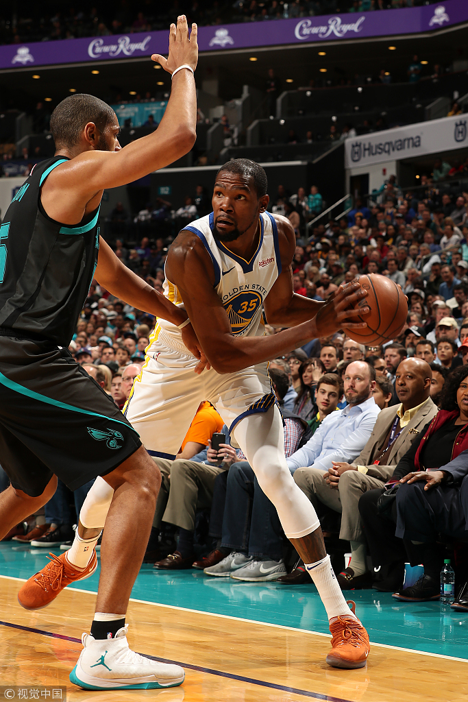 希腊男篮横扫勇士，巴图姆关键制胜