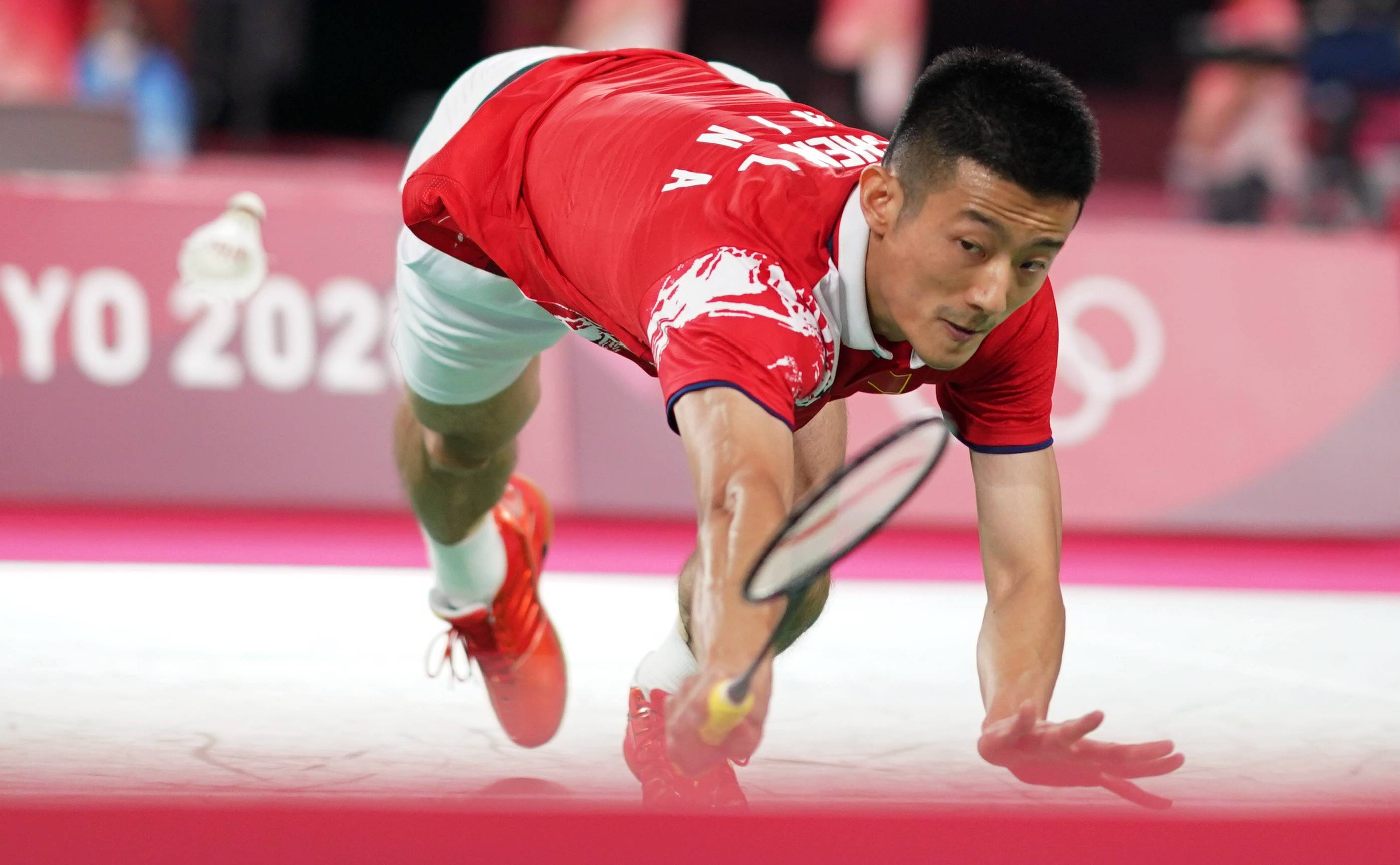 英格兰羽毛球队强势马来西亚羽毛球队，谌龙关键制胜的简单介绍