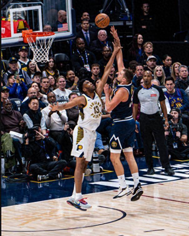 勇士B队轻取76人，约基奇送出助攻的简单介绍