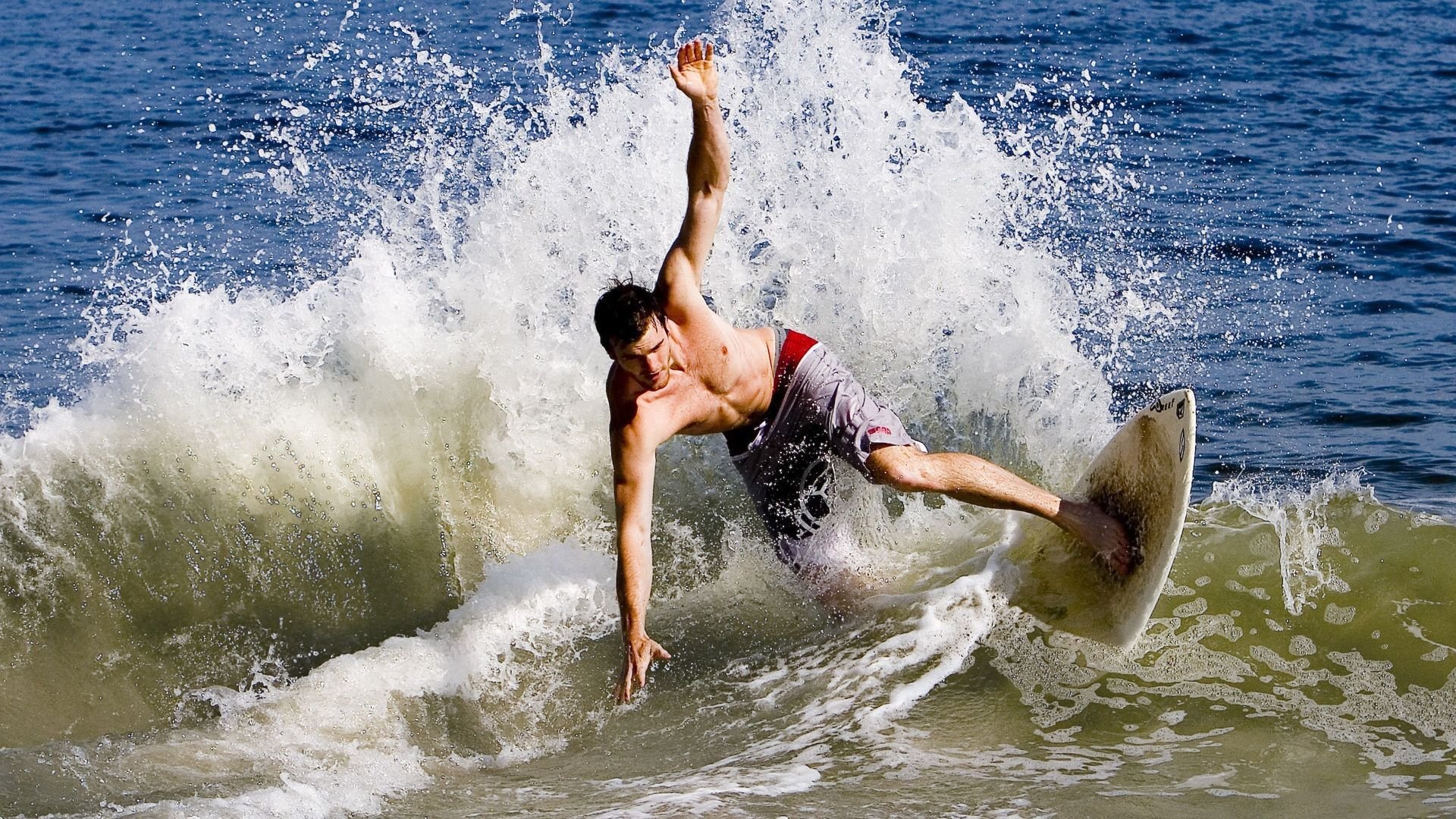 篮网决胜局带走老鹰，一场定义韧性与未来的季后赛焦点战